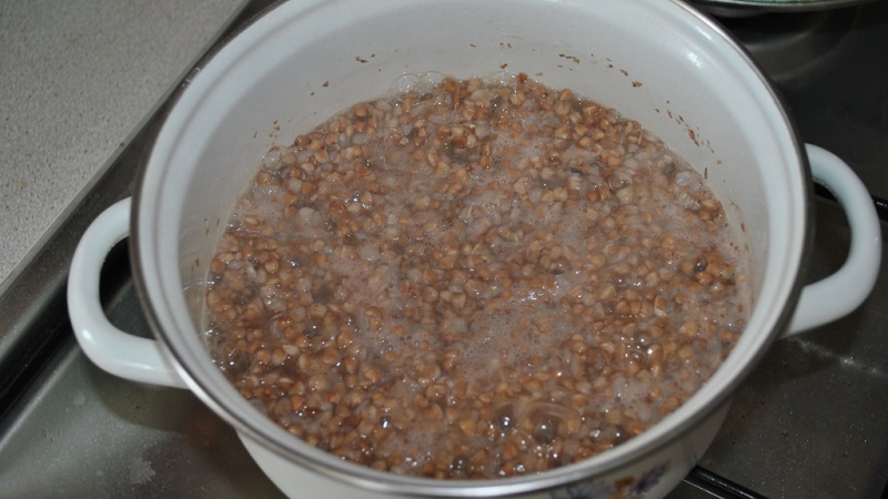 Durée de conservation du sarrasin bouilli: combien de jours peuvent être conservés au réfrigérateur ou à température ambiante