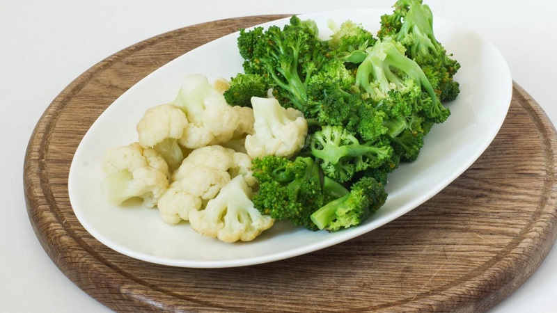 De délicieuses recettes pour faire du brocoli mariné pour l'hiver par des ménagères expérimentées