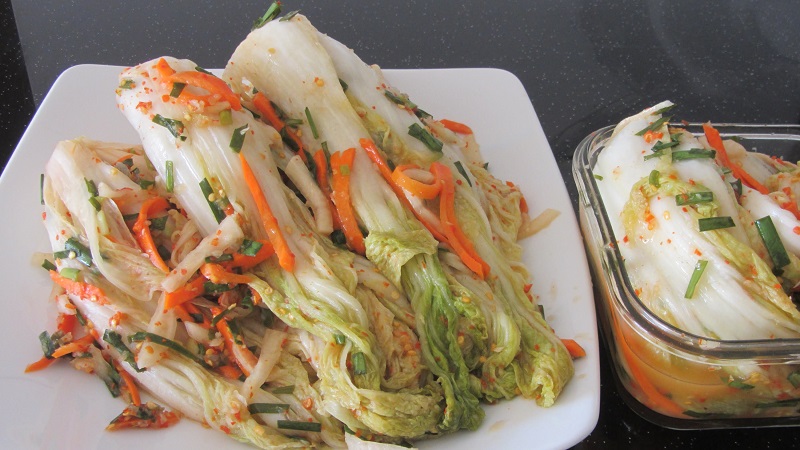 Recettes dorées pour préparer le chou de Pékin pour l'hiver dans des bocaux