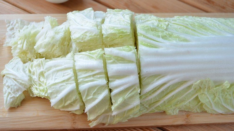 Recettes dorées pour préparer le chou de Pékin pour l'hiver dans des bocaux