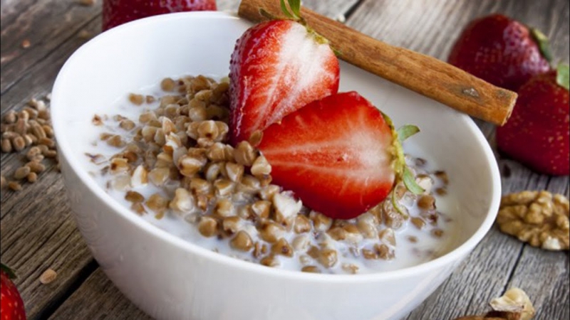 Teneur en calories et BZHU de sarrasin bouilli avec du lait