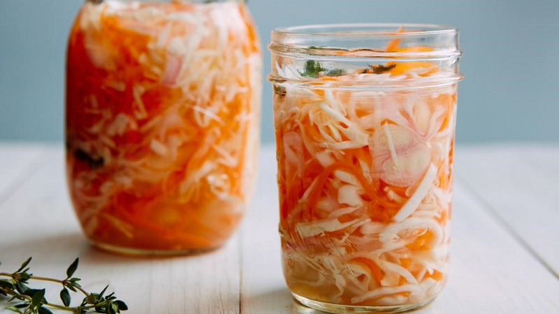 Comment saler le chou épicé pour l'hiver: recettes populaires et recommandations utiles