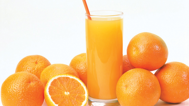 Puis-je boire du jus d'orange à jeun: les avantages et les inconvénients des agrumes fraîchement pressés