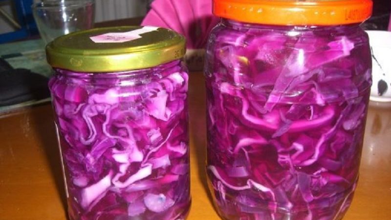 Une sélection de recettes très savoureuses de chou rouge pour l'hiver en pot