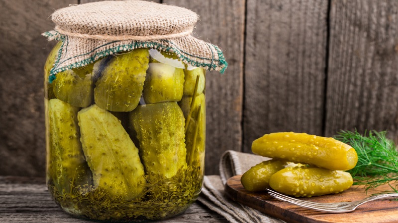 Les plus délicieuses recettes de concombre en conserve croustillantes de ménagères expérimentées