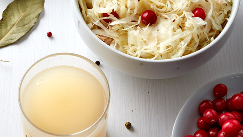 Pourquoi le jus de choucroute est-il utile pour le visage et comment préparer divers masques avec