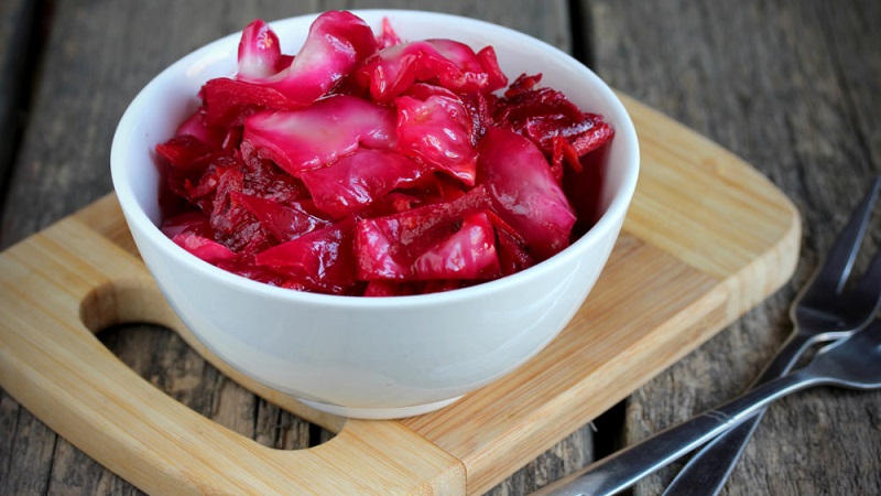 Chou salé dans des bocaux à froid pour l'hiver: recettes et recommandations pour le stockage