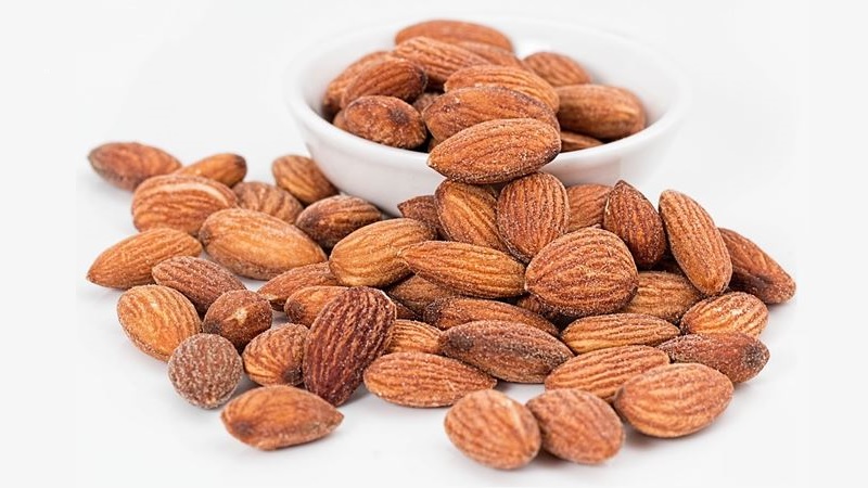 Où et comment conserver les amandes à la maison, pelées et en coque