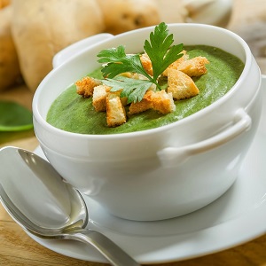 Le brocoli peut-il être ajouté à l'alimentation pendant l'allaitement?