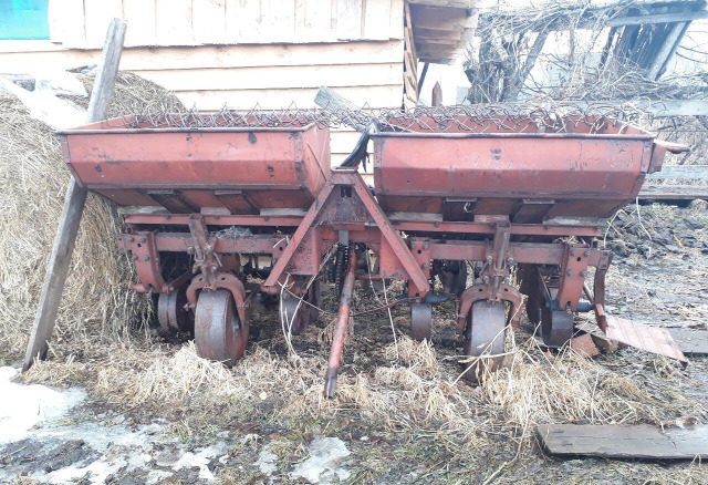 Examen du planteur de pommes de terre KSM 4: caractéristiques, mode d'emploi et avis