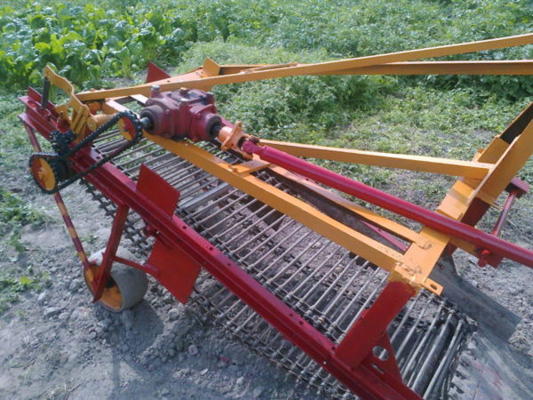 Comment faire une arracheuse de pommes de terre de vos propres mains: instructions étape par étape de A à Z