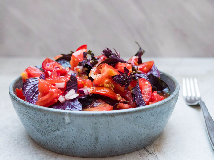 Différence entre le basilic vert et violet: avantages et inconvénients, propriétés, utilisations